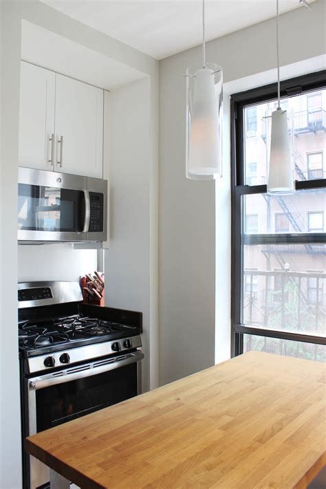 380 square feet years lived in: House Tour: A Streamlined Apartment in Hell's Kitchen ...
