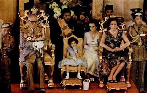He is the 9th sultan and ascended to the throne in november 2001. WARISAN RAJA & PERMAISURI MELAYU: Permaisuri Bukan Dari ...