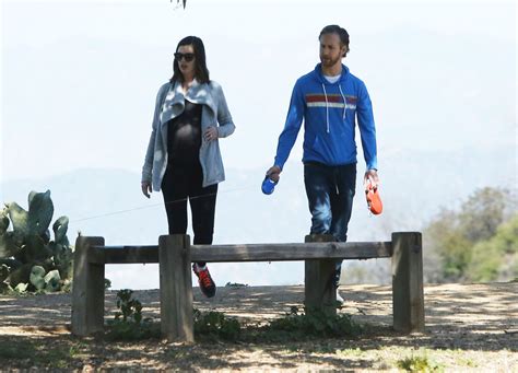 Pregnant Anne Hathatway Out Hiking In Los Angeles 03122016 Hawtcelebs