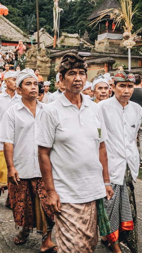 Udeng The Traditional Headdress Of Balinese Men Now Bali