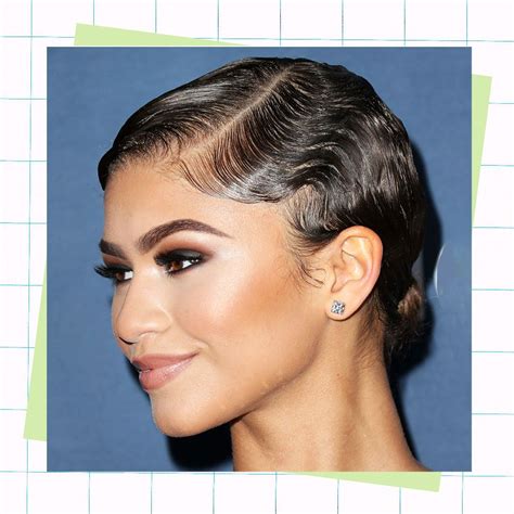 A Step By Step Guide To Creating Finger Waves