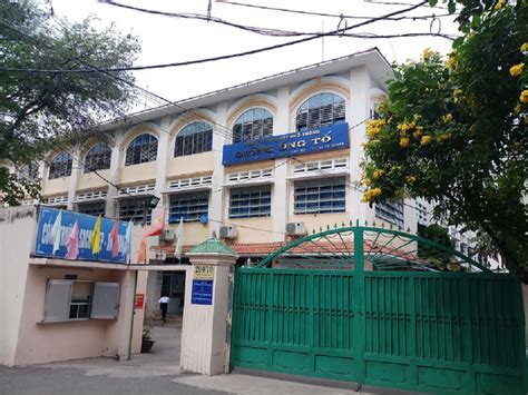 We did not find results for: Hai nam sinh trường Giồng Ông Tố quay lén nhà vệ sinh nữ ...