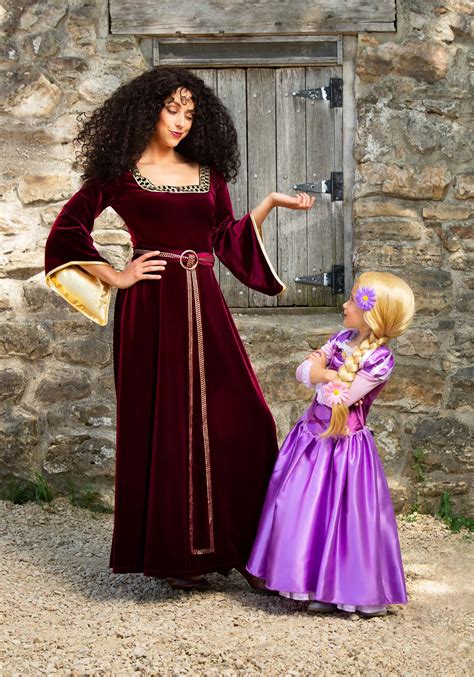 Adult Rapunzel And Flynn Costumes