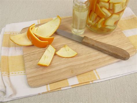 What To Do With Orange Peels 🍊 27 Nifty Ideas