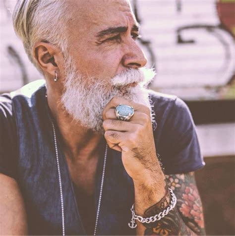 L'arrivo della prima peluria brizzolata, non si può evitare. Alessandro Manfredini : Foto | Stile uomo hipster, Stile ...