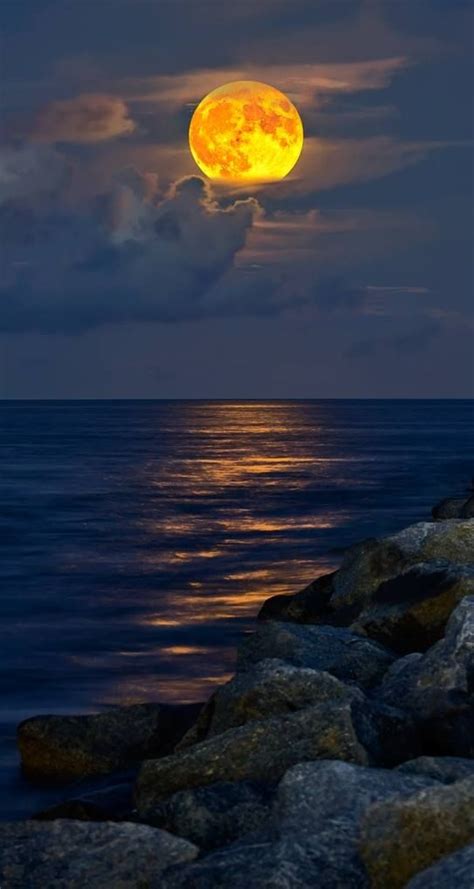 Full Moon Rising Over Jupiter Inlet Beach With Images Beautiful Moon