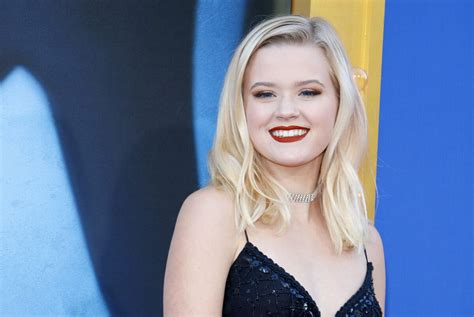 Reese Witherspoons Daughter Ava Phillippe Comes Out And Says Shes