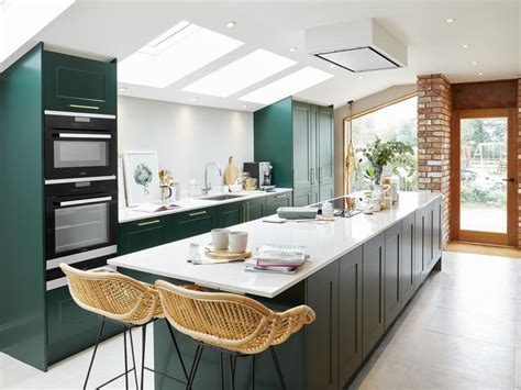 The top kitchen trend of 2020 is (drum roll, please) a longtime favorite that's getting a major upgrade from today's homeowners. Top 12 kitchen trends for 2020 | Kitchen Trends |Howdens