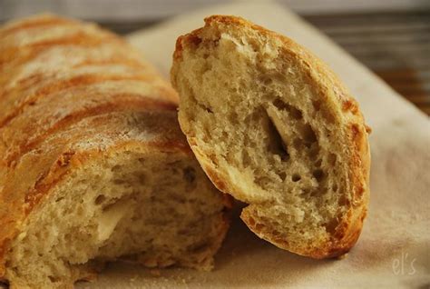 Voici donc une recette de pain maison facile et on vous garantit qu'il n'en restera plus une miette ! Pain maison sans machine {recette facile} - Blog de cuisine