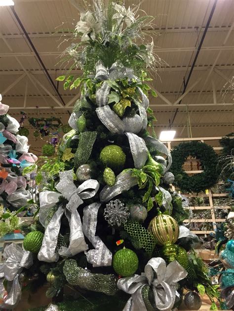 28 HQ Photos Lime Green Tree Decorations / Green Christmas Decorations
