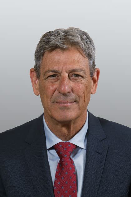 אביו, גרשון, נמלט עם הוריו, אשר ושרה גולדנר לארץ ישראל מגרמניה הנאצית בשנת 1935. רשימת חברי הכנסת ה-23