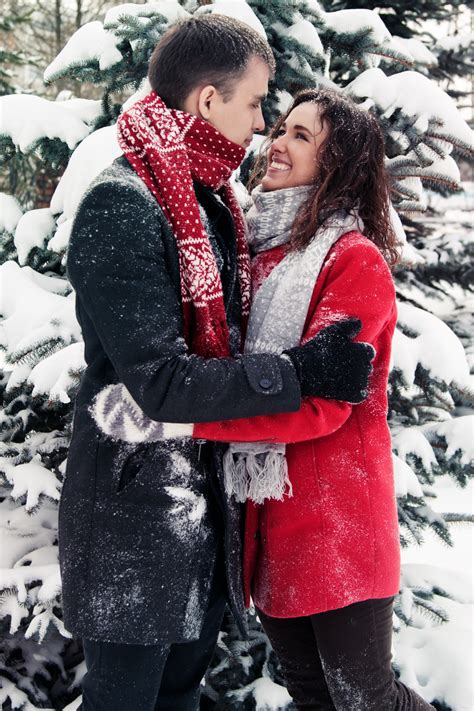 картинки природа снег холодно зима люди люблю Пальто Красный Погода пара Романтика