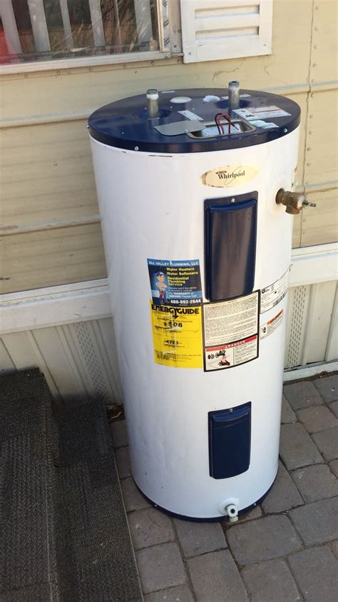 Giant 40 Gallon Electric Water Heater