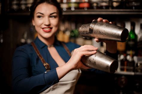 5 Qualities That Every Standout Bartender Possesses