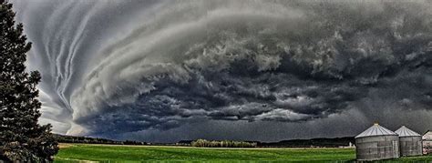 Photo Of Ominous Storm Clouds Over Thunder Bay Ontario On May 31 2013