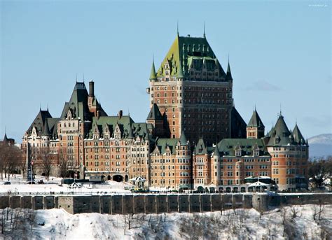 Materiały pomocowe dostępne w wielu językach. Quebec, Zamek Frontenack, Hotel Château Frontenac, Zima ...