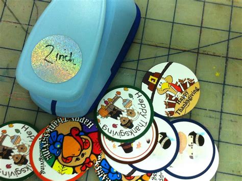 Wanted to share some quick & easy thanksgiving favor/hostess gift ideas i recently created using the grateful mod party printables, which you can download for free here! Easy Thanksgiving Candy Cup Party Favors and Free ...