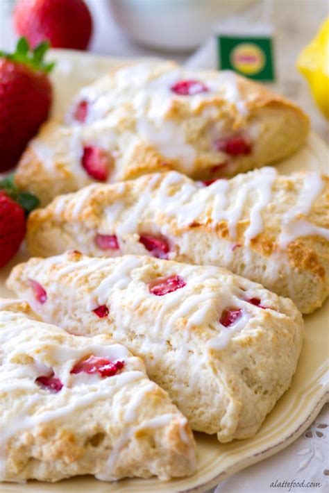 A little cream makes just about any pasta dish better. Strawberry Sour Cream Scones Recipe | FaveSouthernRecipes.com