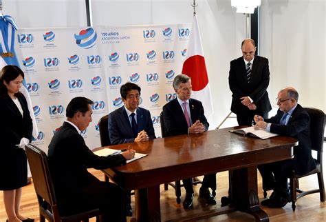 La historia de las relaciones entre japón y argentina fue influenciada en gran medida por la argentina como país de inmigración. Argentina y Japón firmaron un acuerdo de promoción y ...