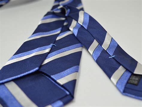 See more of laghetto azzurro on facebook. Cravatta in seta - Regimental Blu e Azzurro - G Inglese Store