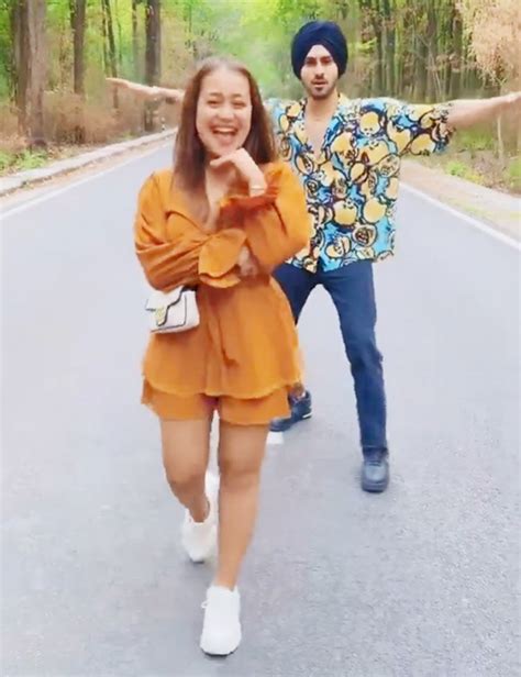 Neha Kakkar And Rohanpreet Singh Prove Their Chemistry Is Just Awesome In These Cute Stills