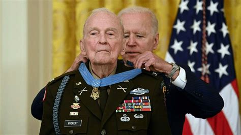 Biden Awards Korean War Vet Medal Of Honor As South Koreas President