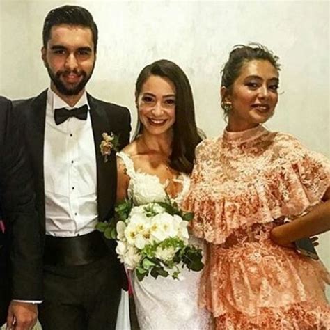 Kadir doğulu'yu eşi neslihan atagül'de yalnız bırakmadı. Kadir ve Kemal Doğulu'nun erkek kardeşi Deniz Doğulu ...