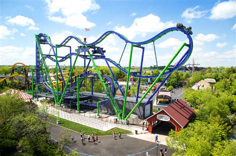 Six Flags Great America Reviews Rides And Guide