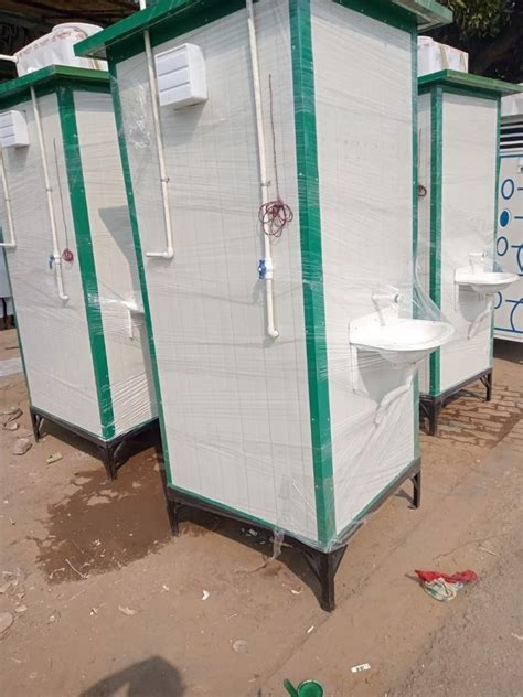Frp Panel Build Single Seated Sandwitch Puf Toilet Cabin No Of
