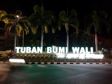 Search the best tuban vacation deals & save more when you book your flight + hotel together. Ziarah Makam di Bumi Wali Tuban | Mistikus Cinta
