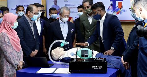 Minister of science, technology & innovation; Khairy Jamaluddin Height / Khairy Jamaluddin Net Worth ...