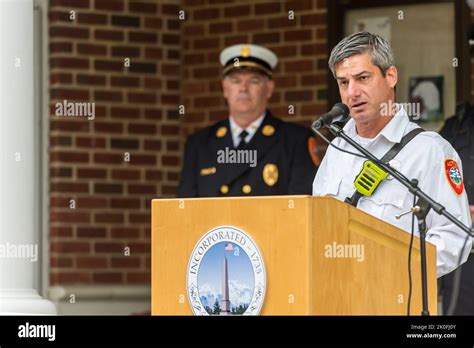 Acton fire peremedic ron hyatt hi-res stock photography and images - Alamy