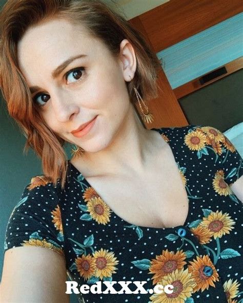 Sex Ed Author And Youtuber Hannah Witton Gives A Live Demonstration
