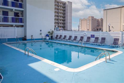 Flamingo Outdoor Pool 062923 1 Min Downtown Ocean City Md Motels
