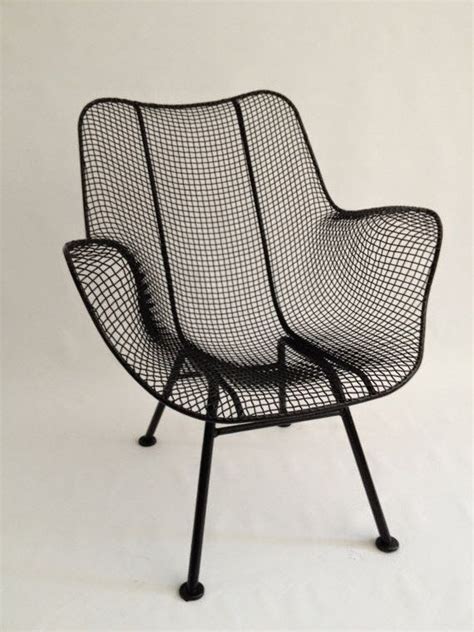 Check out our wire mesh chair selection for the very best in unique or custom, handmade pieces from our shops. Larissa Carbone Arquitetura | Poltrone, Sedie
