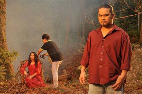 Husin, mon dan jin pakai toncit ist die realverfilmung des gleichnamigen mangas von toncit streaming film 1080p, dvdrip, hight quality schau jetzt :hantu kak limah 2: Aisyah Taib: Sinopsis Hantu Kak Limah 2: Husin, Mon & Jin ...