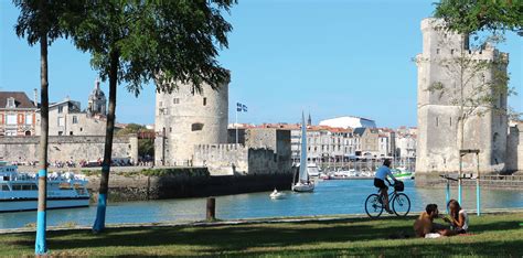Des établissements de qualité pour un séjour réussi. Port de Plaisance - Retour de Yannick BESTAVEN à La Rochelle