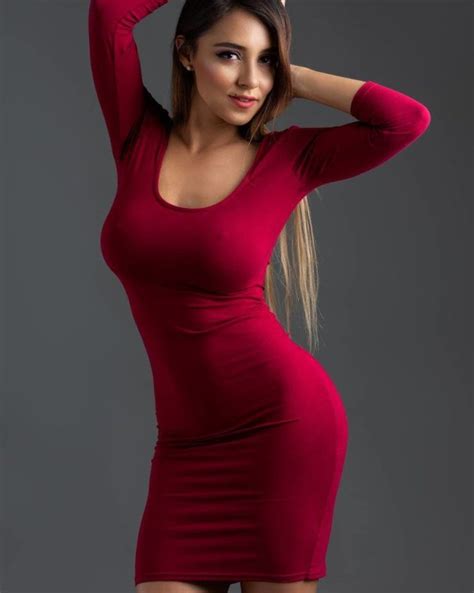 Цвет страсти девушки в красном платье 79 ФОТО