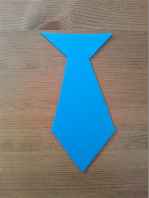 On the long side, score at 1 and 2 inches. Three Counties Mum: Shirt & Tie Card