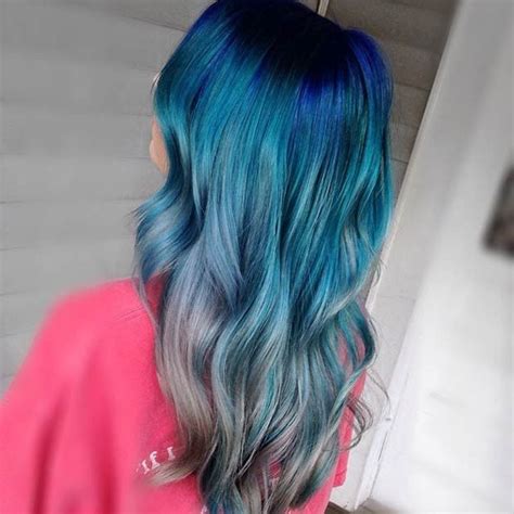 29 Ideen Für Die Blaue Haarfarbe Für Verwegene Frauen Haarfarbe Blau