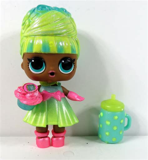 LOL Surprise Dolls Present Surprise Series Festive B.B. August Opened