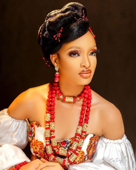 50 Gele And Makeup Styles For A 2021 Nigerian Bride MÉlÒdÝ JacÒb Nigerian Wedding Hairstyles