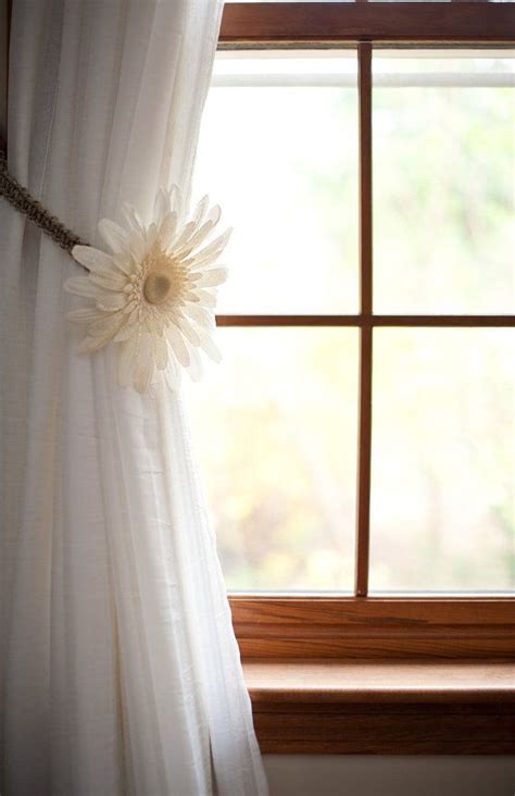 Whether you're making a decorative statement with your curtains or using them to. The 25+ best Curtain holdbacks design ideas on Pinterest | Curtain holdbacks ideas, Curtain ...