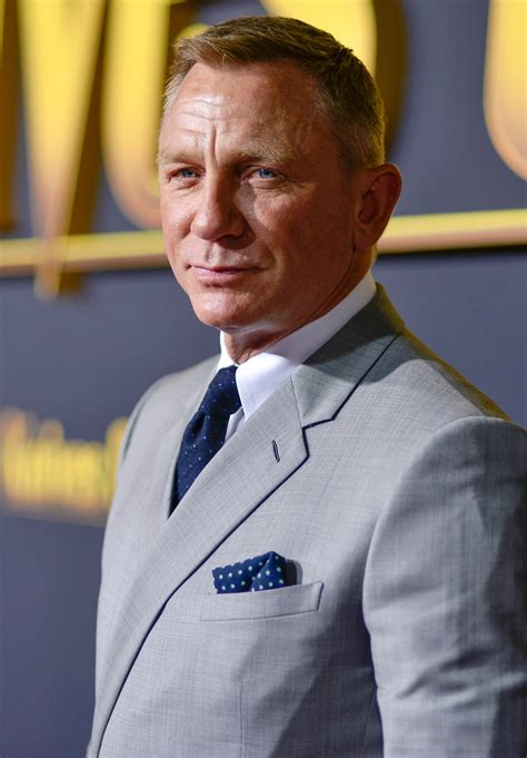 Daniel craig does his own james bond stunts. Nominee Profile 2020: Daniel Craig, "Knives Out" | Golden Globes