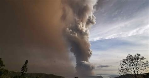Behörden Warnen Gefährlicher Ausbruch Vulkan Bei Manila Spuckt Rauch Und Asche Blue News