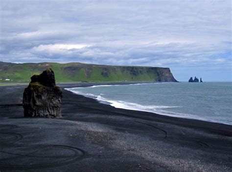 La Fantástica Playa De Arena Negra En Islandia Nexofin