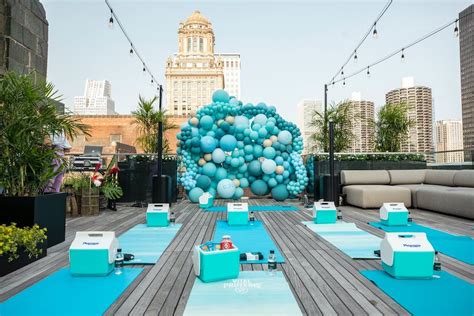 26 Creative Corporate Event Ideas To Level Up Your Guest Engagement