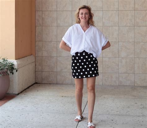 Style Tips 3 Ways To Wear A Polka Dot Pencil Skirt Tagsweekly