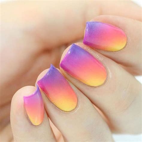 17 Gradient Nails That Look Incredible For The Summer