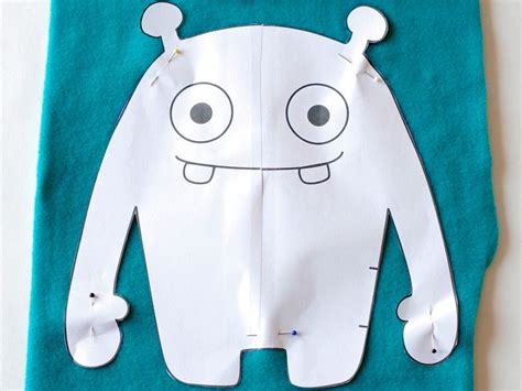 Hier findest du kostenlose schnittmuster nur für dich! DIY-Anleitung: Snuufie-Monster nähen via DaWanda.com ...